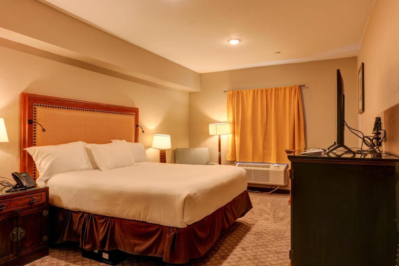 Hotel Wagon Wheel 3*